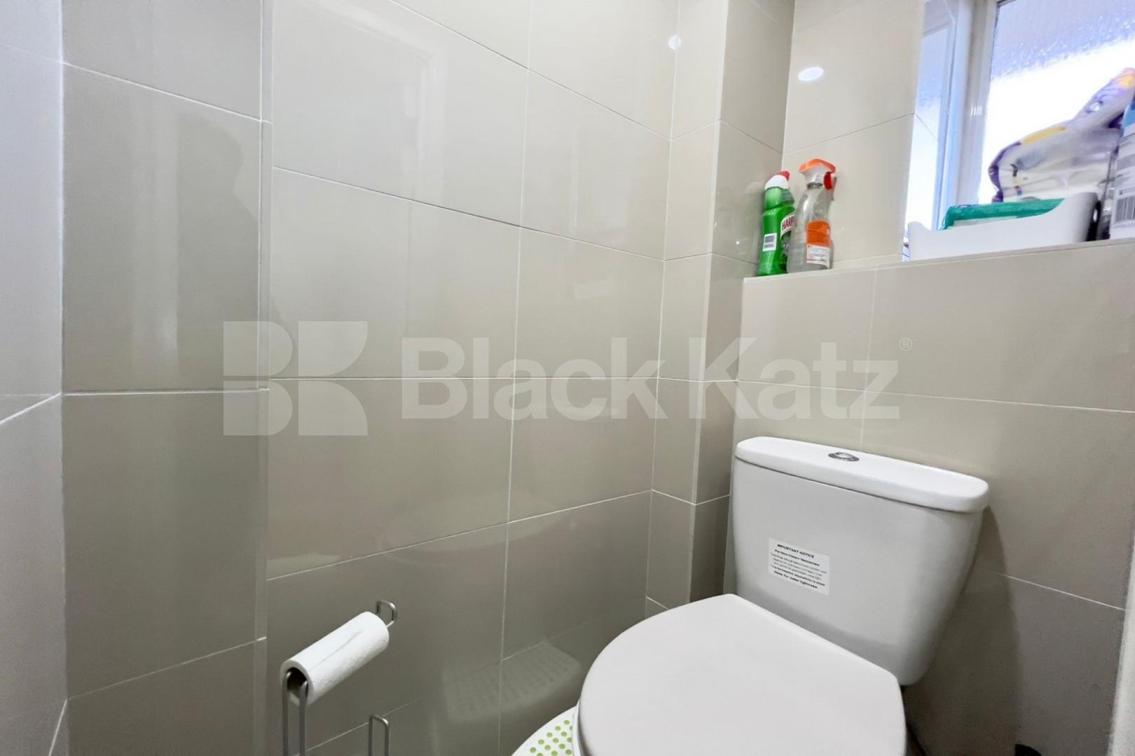 Recently redecorated throughout, wooden floors, white walls & superbly located Browning Street , Elephant and Castle SE17